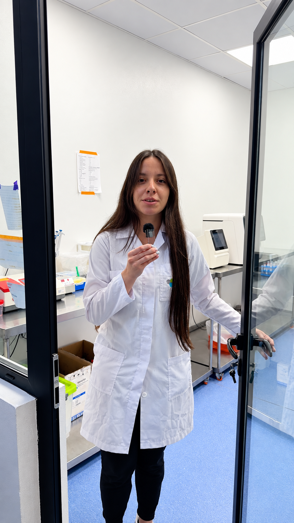 Profesional de SolVet en el laboratorio